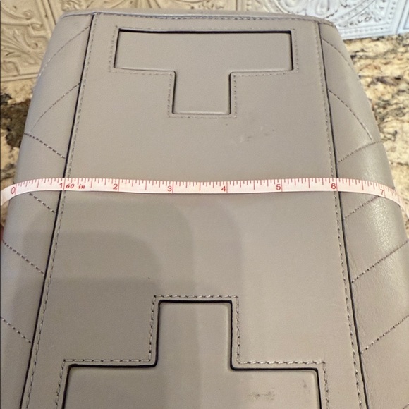 Tory Burch Light Gray Quilted Crossbody Bag Like New - Picture 15 of 15